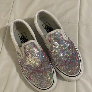 Vans sequenced from silver to pink and white polkadot